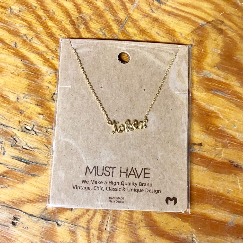Short gold chain necklace “taken”